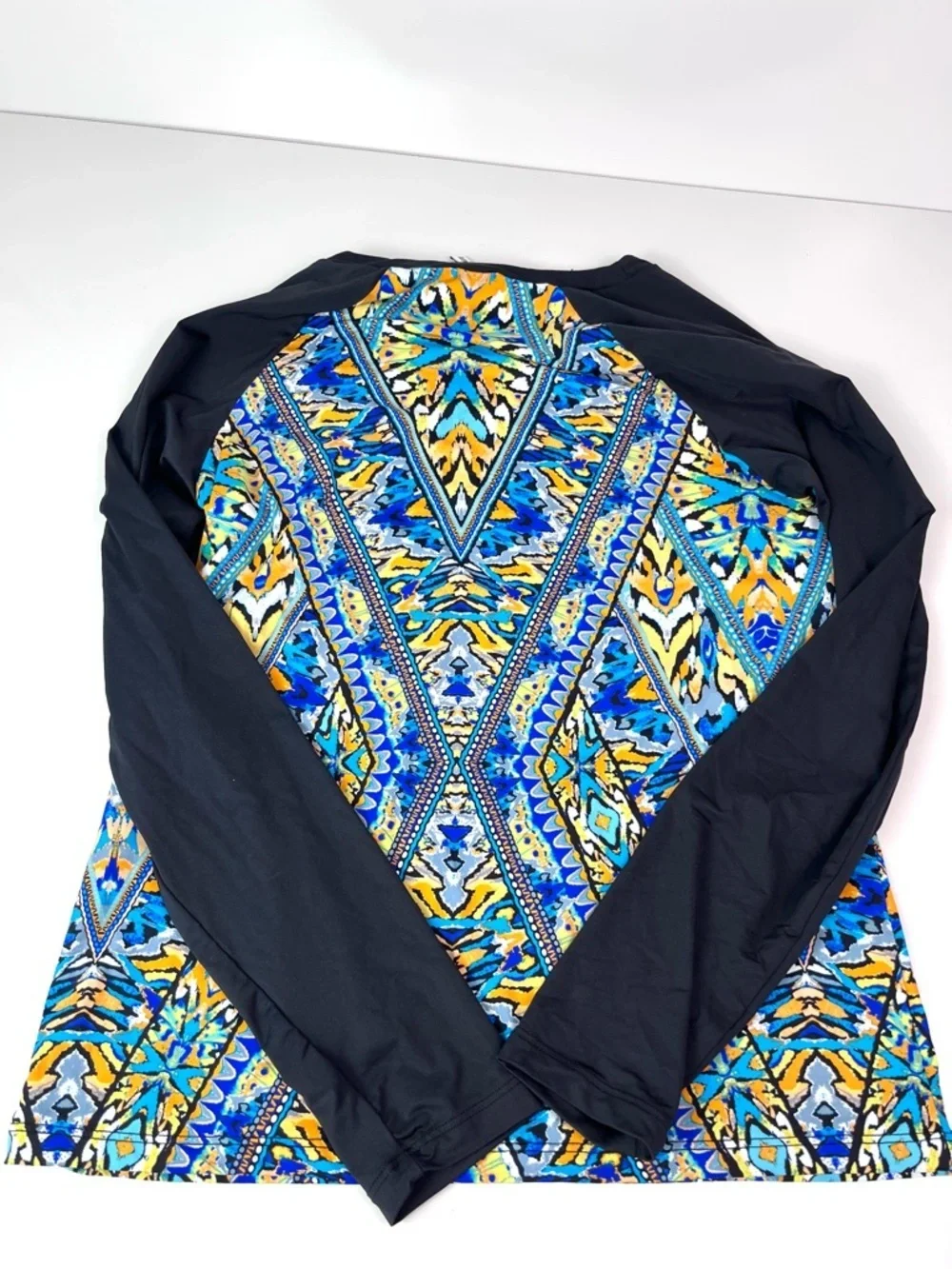Bar III long-sleeve rash guard swimsuit top blue yellow Aztec pattern sz medium